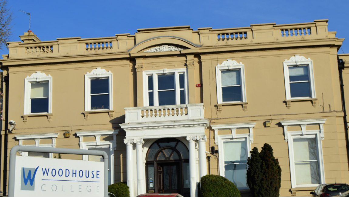 Sports Hall & 3G Pitches for Hire at Woodhouse College, London, N12 9EY